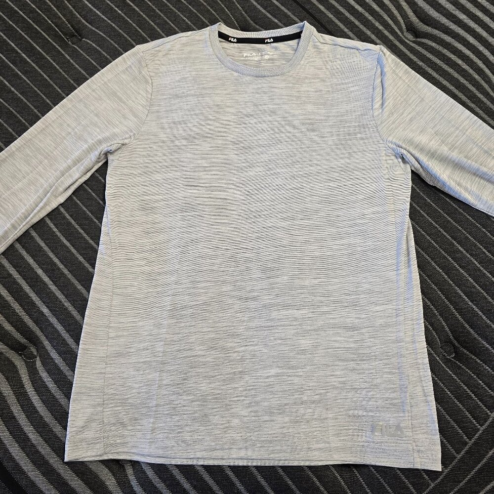 Fila Essentials Men's Lightweight Gray Long Sleeve Shirt Size Small